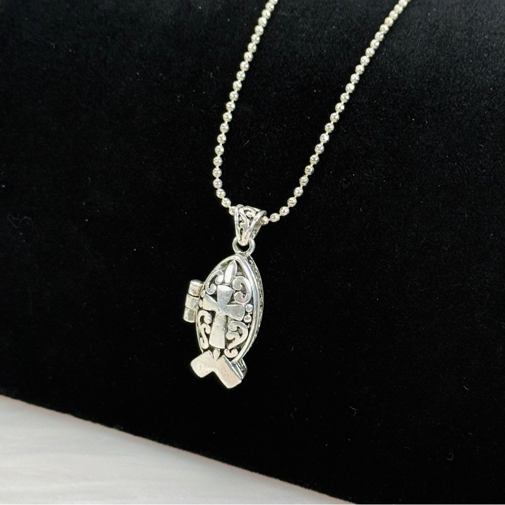 Vintage Silvertone fish cross open pendant necklace - Picture 5 of 11